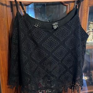 Rue 21 L navy cami crop soft lace, lined w/shelf bra!